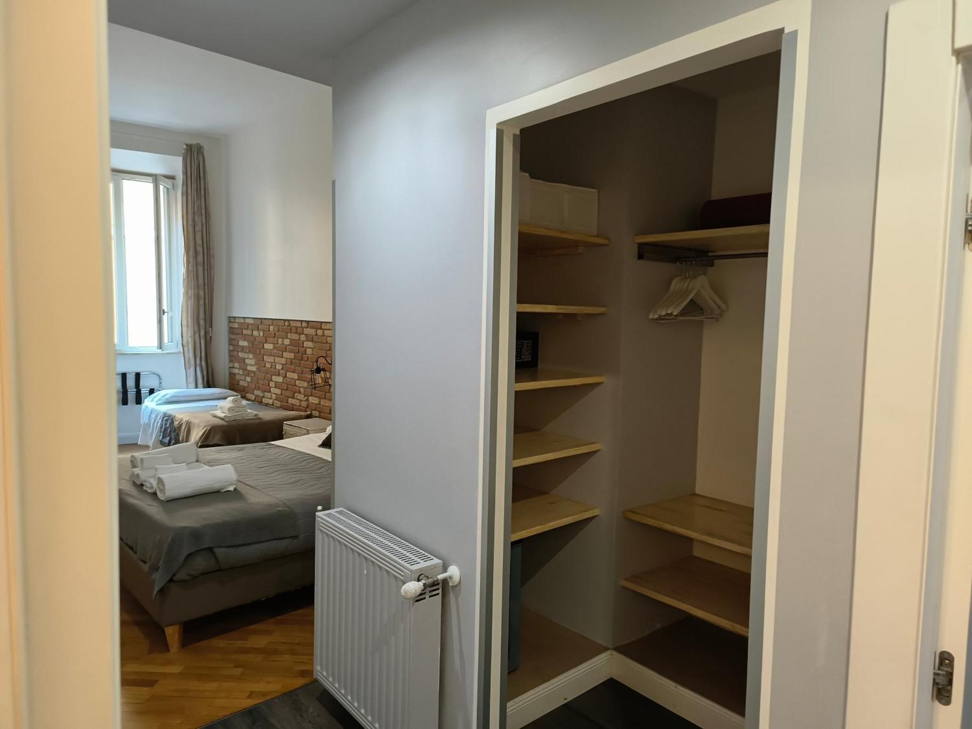 Trevi Contemporary Suite — Photos 1